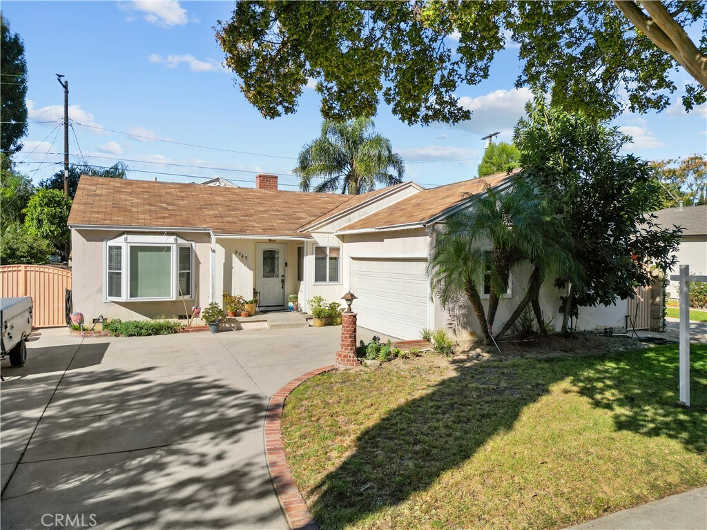 Property Photo:  8945 Gladbeck Avenue  CA 91324 