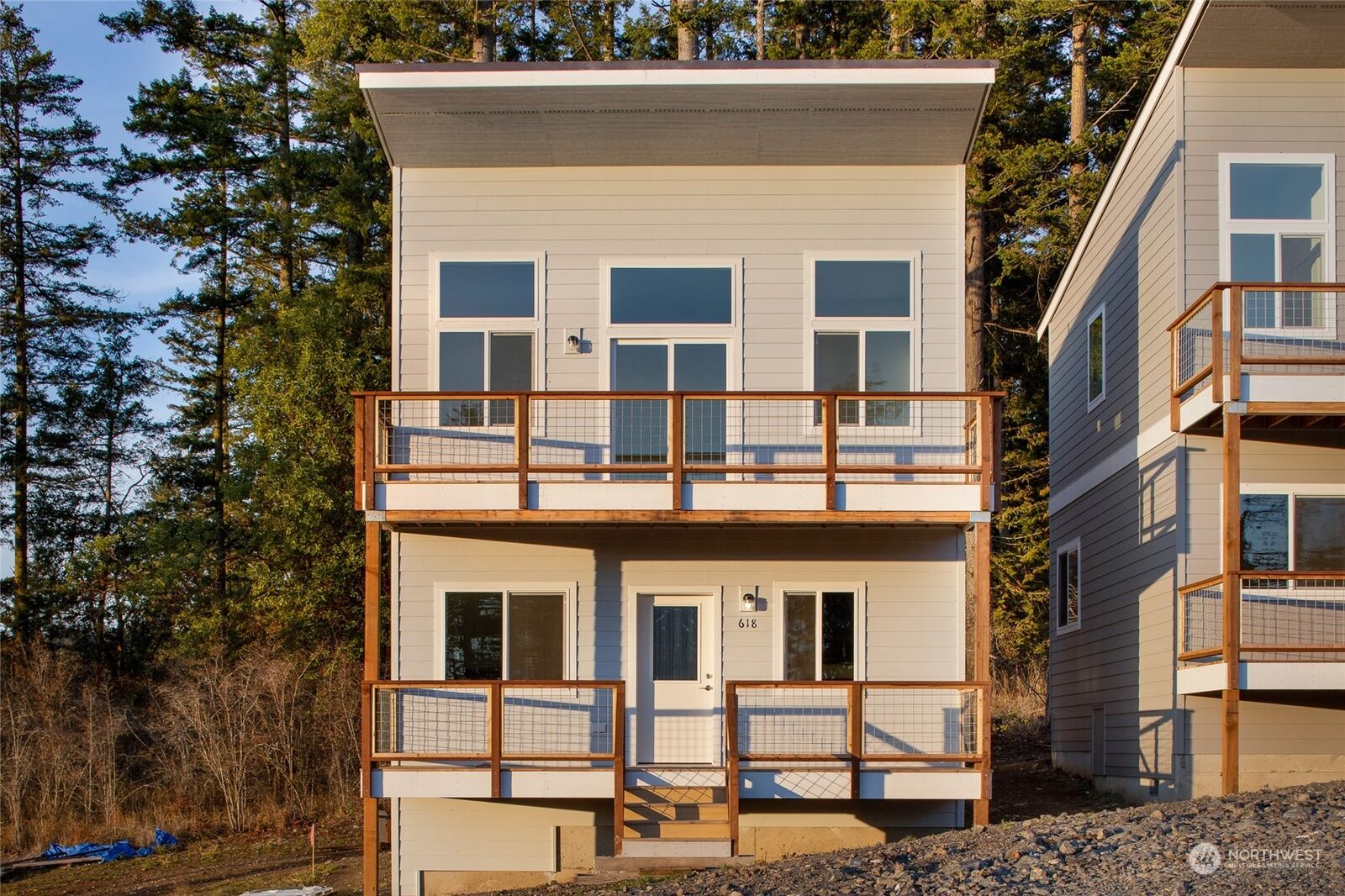 Property Photo: 618 Finnegan Way WA 98250