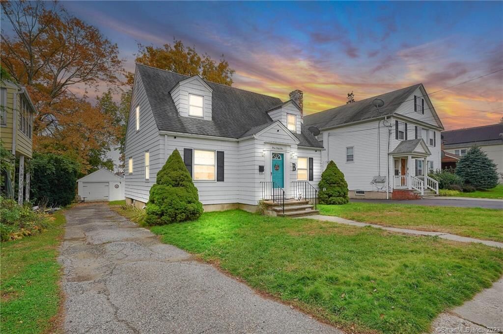 Property Photo:  345 Salem Street  CT 06606 