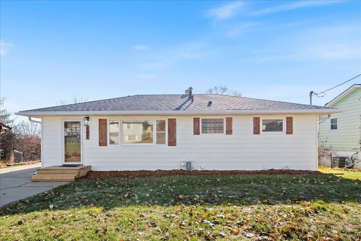 Property Photo:  107 Harolds Drive  IA 51534 