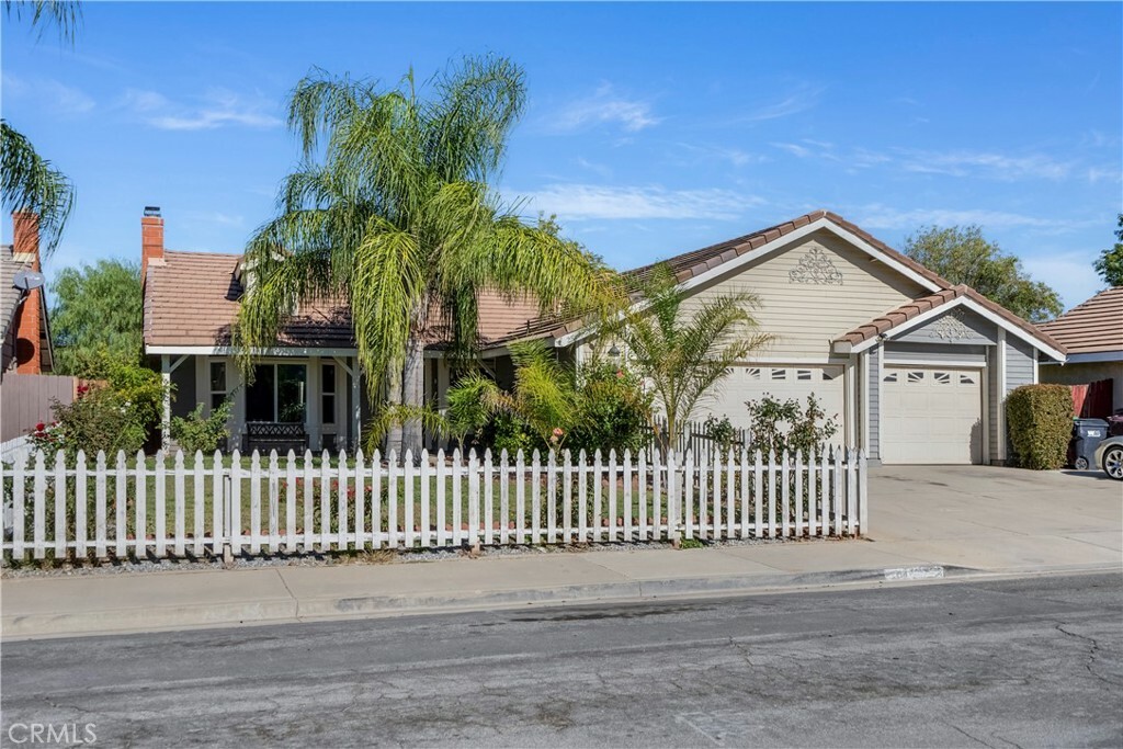 Property Photo:  25184 Marsel Ranch Road  CA 92553 