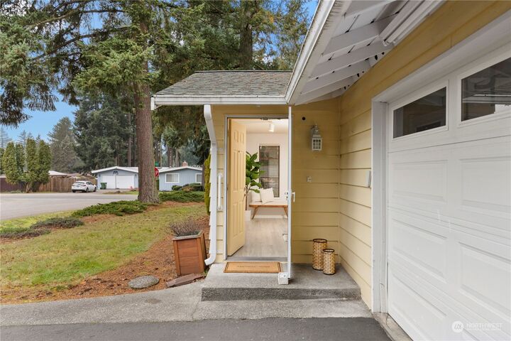 Property Photo:  14406 SE 143rd Place  WA 98059 