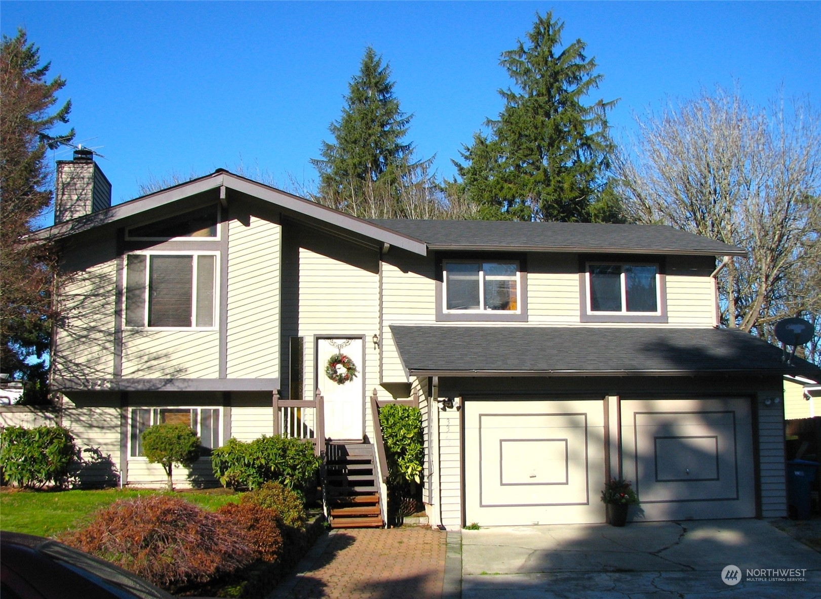 Property Photo:  3328 SE 16th Place  WA 98058 