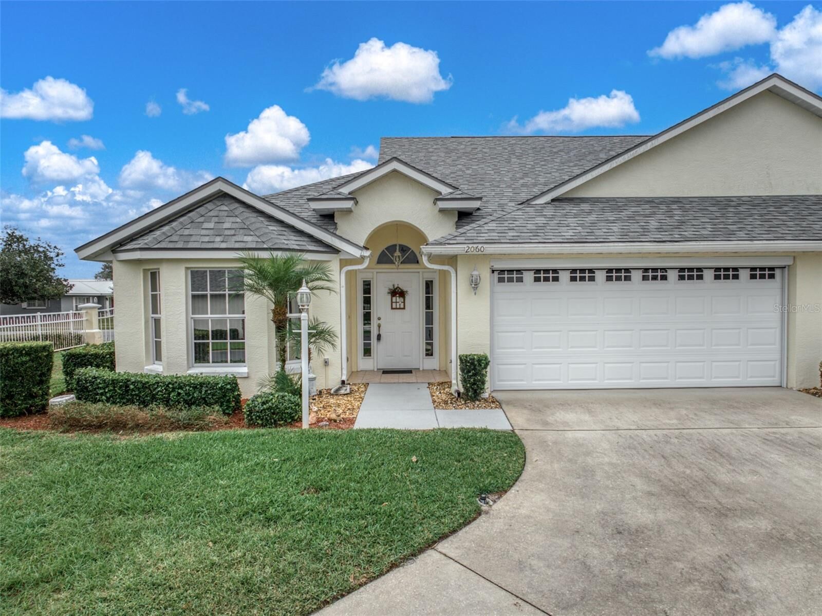 Property Photo:  2060 Ashley Oaks Circle  FL 33870 