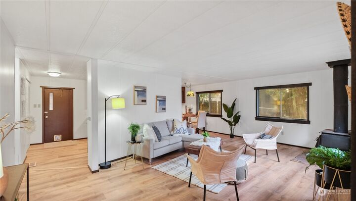 2 bed Kingston home for sale 27020 Frodesen Circle NE, Kingston, WA 98346