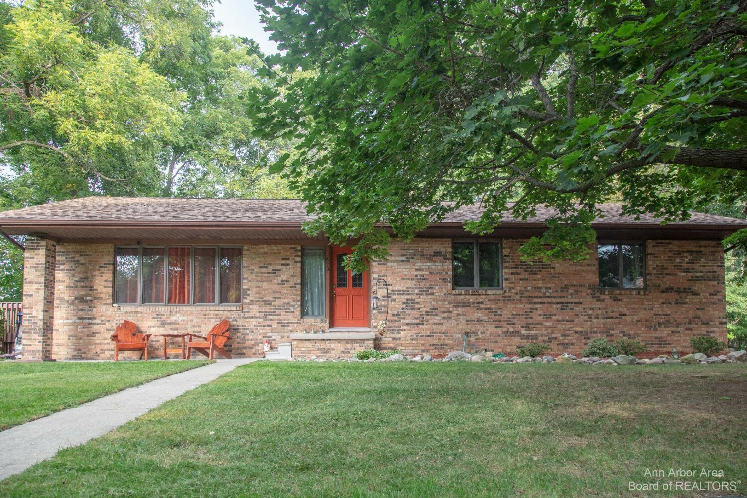 Property Photo: 529 Adrian Street MI 48158