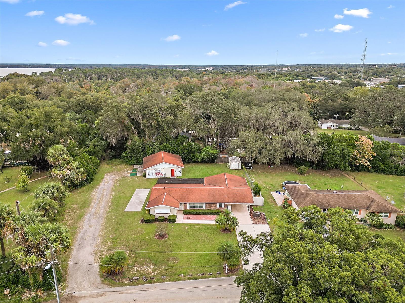 Property Photo:  1131 N Palmetto Circle  FL 32726 