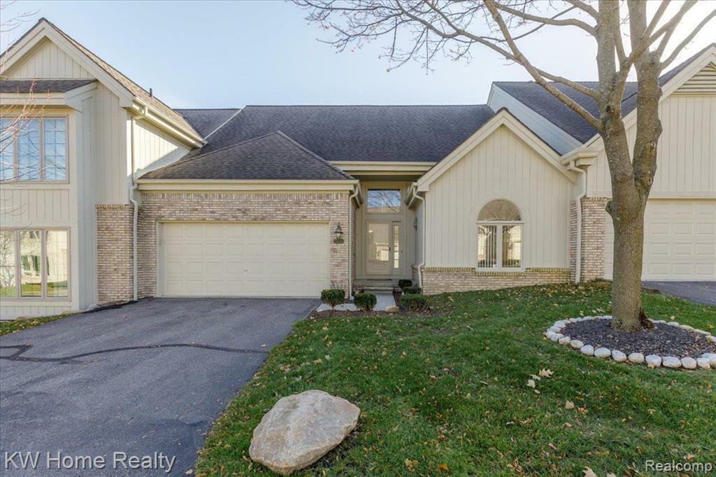 Property Photo: 24536 Martel 51 MI 48335