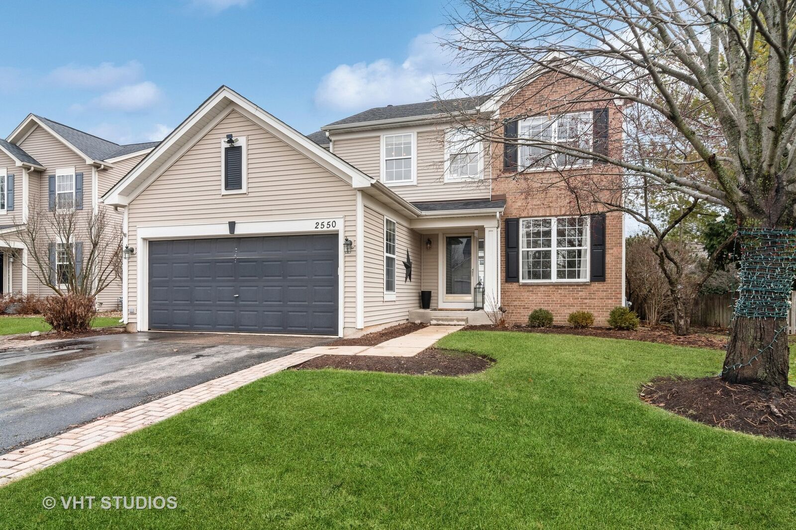 Property Photo: 2550 Hartfield Drive IL 60538