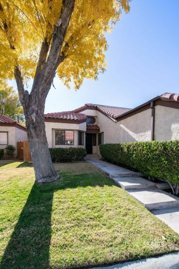 Property Photo:  411 Montefino Dr  CA 93555 