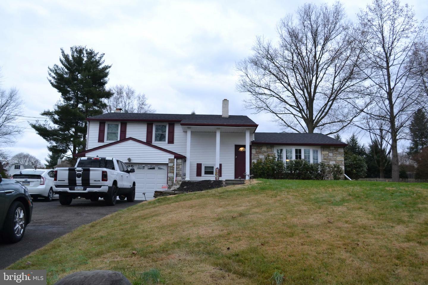 Property Photo: 1545 Chinquapin Road PA 18966
