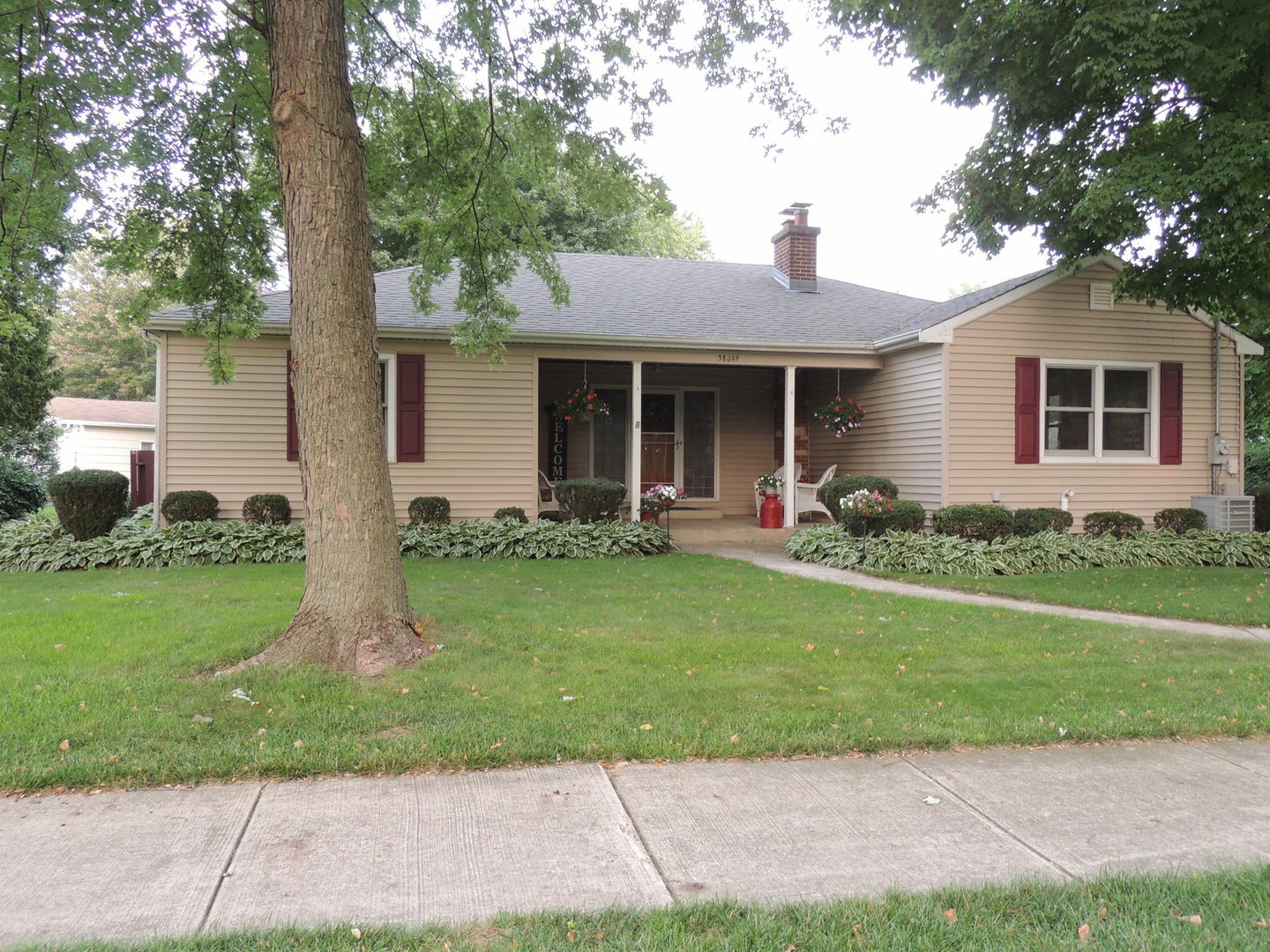 Property Photo: 38 Jay Street IL 60543