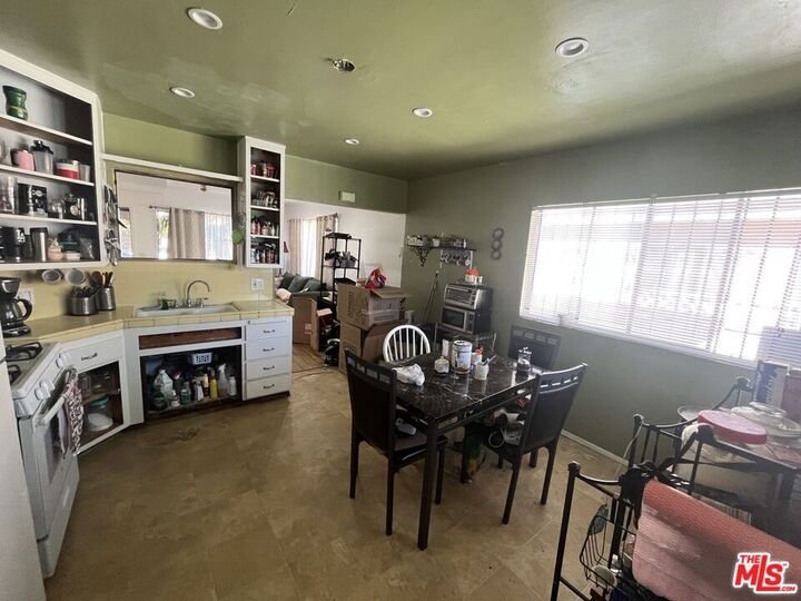 Property Photo:  950 S Kern Avenue  CA 90022 