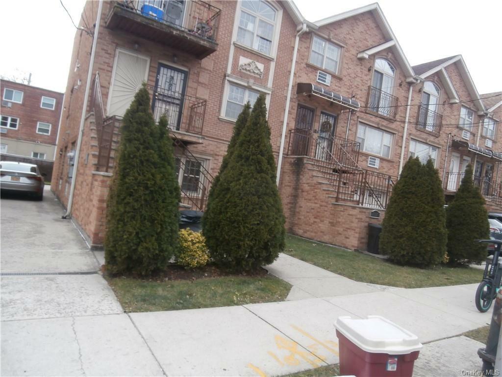 Property Photo:  2833 Ely Avenue 2  NY 10469 