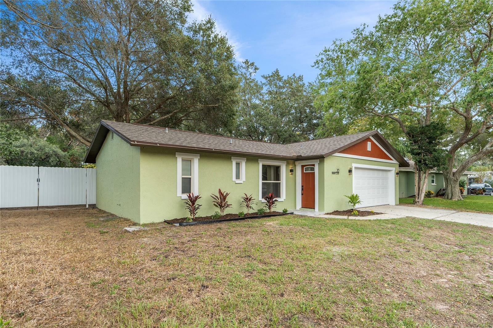 Property Photo:  20 Durham Court  FL 34683 