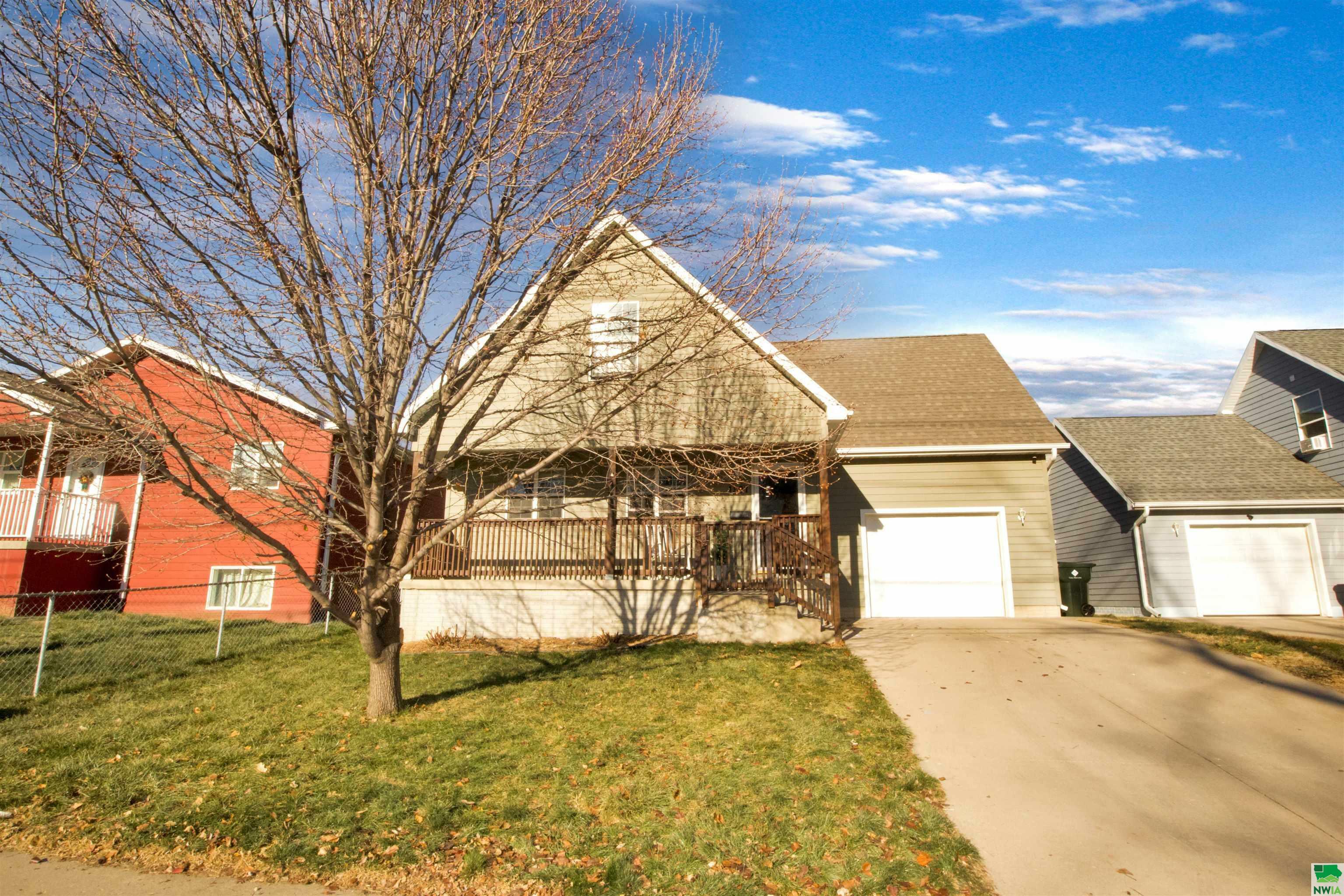 Property Photo:  1807 27th St.  IA 51104 