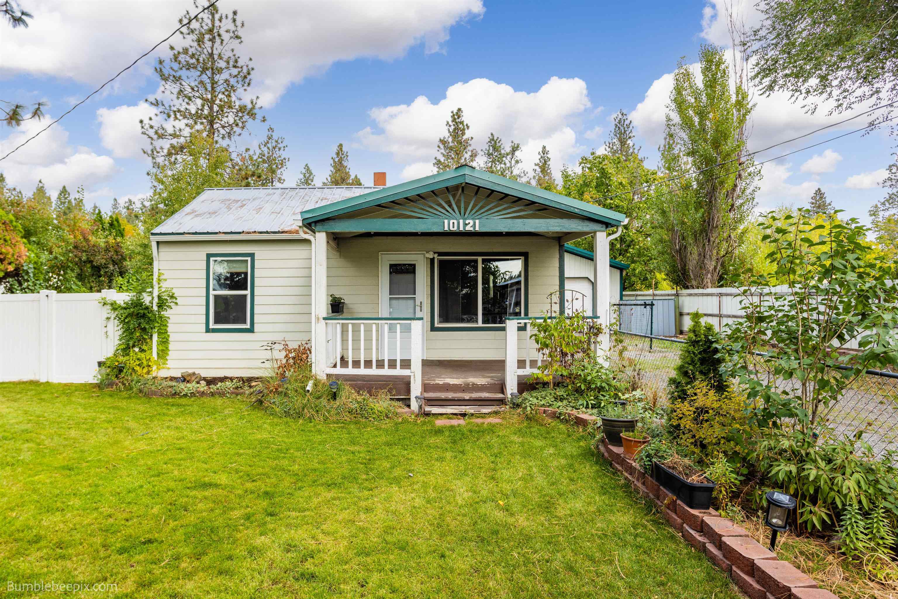 Property Photo:  10121 E 9th Ave  WA 99206 