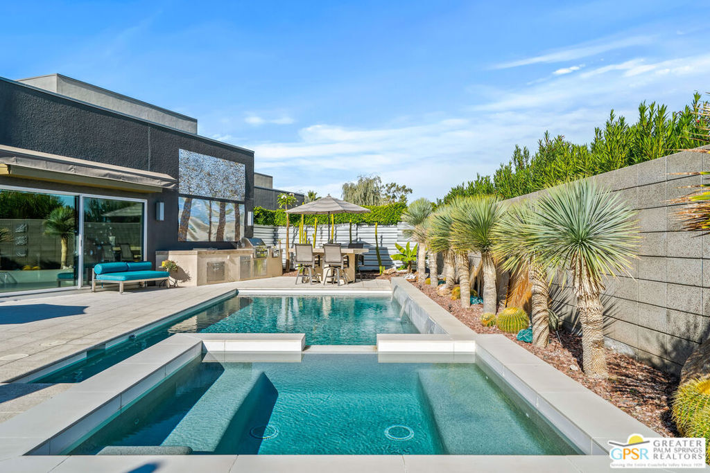 House for sale in Palm Springs 452 Chelsea Drive, Palm Springs, CA 92262