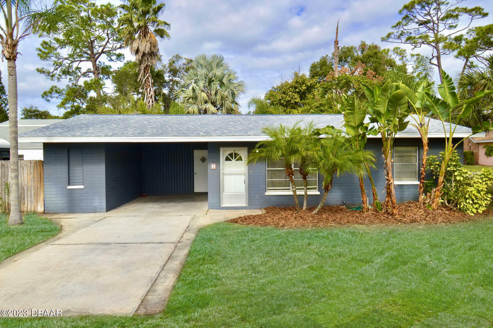 Property Photo:  1 Swan Avenue  FL 32168 