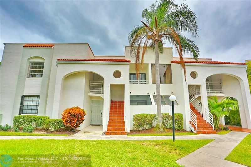 Property Photo:  3564 Magellan Cir 212-1  FL 33180 