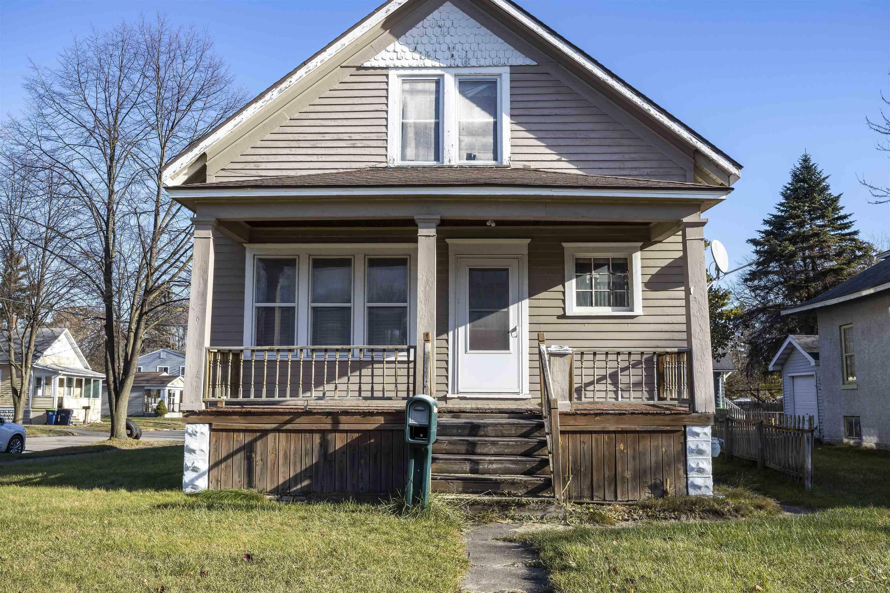 Property Photo:  1116 N Trumbull  MI 48708 