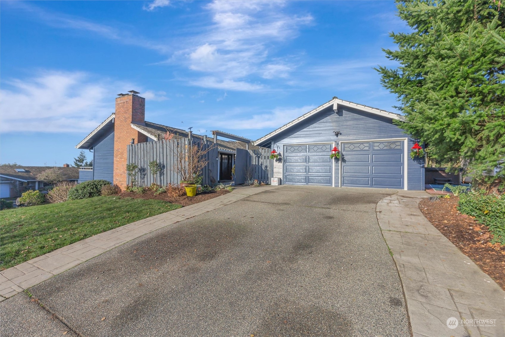 Property Photo: 6510 82nd Avenue SE WA 98040