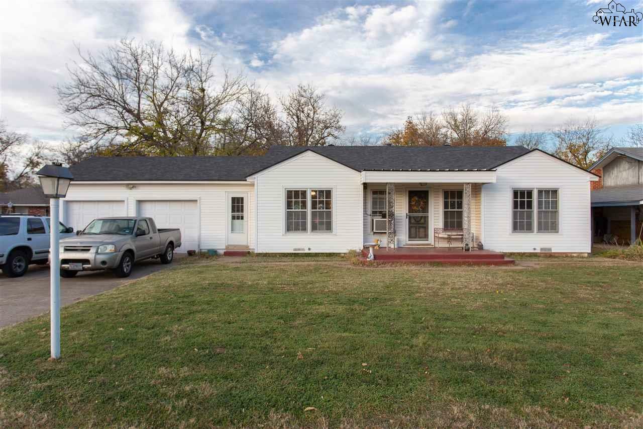 Property Photo:  705 Sycamore Drive  TX 76354 