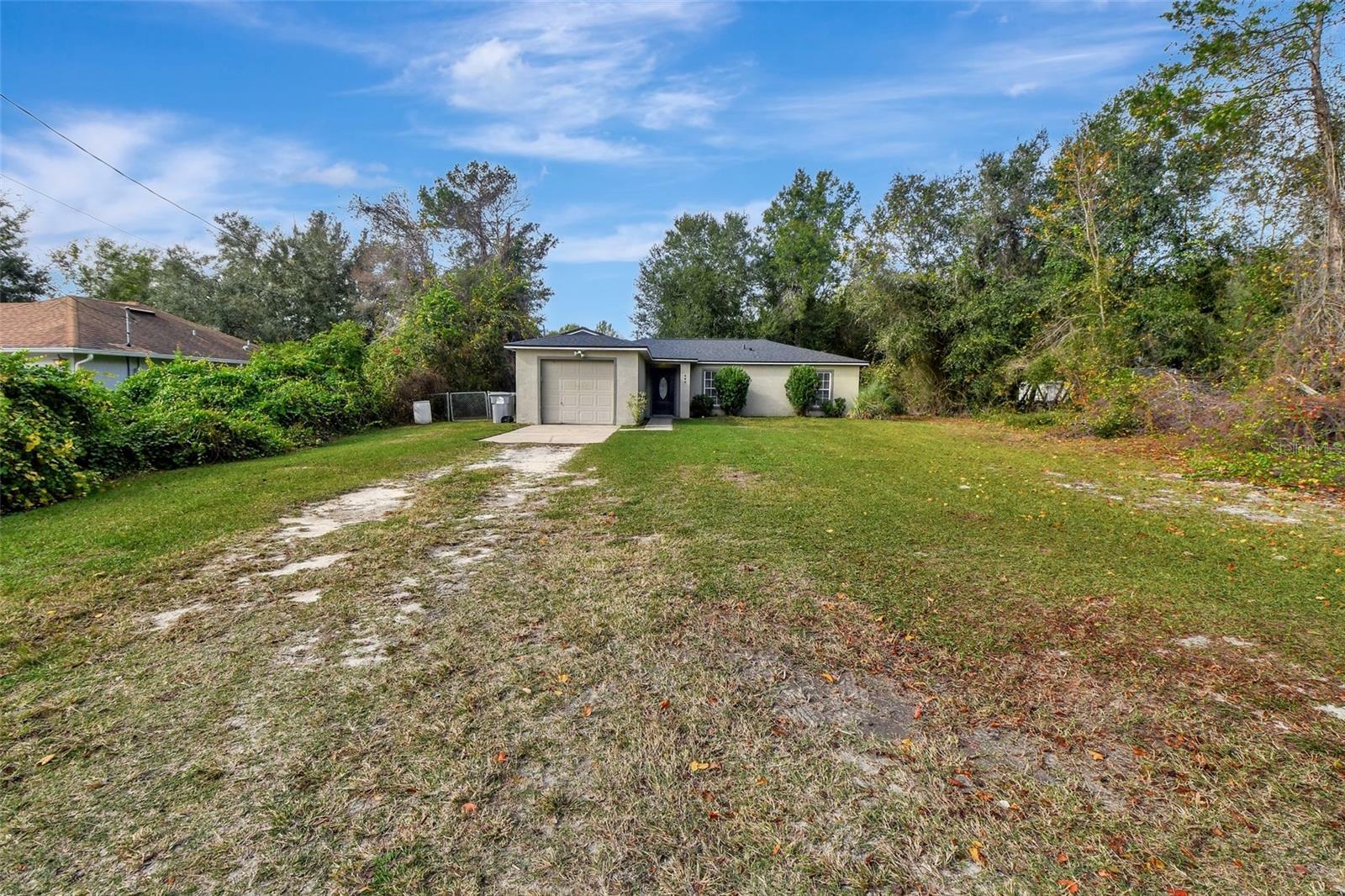 Property Photo: 440 S Cedar Avenue FL 32763