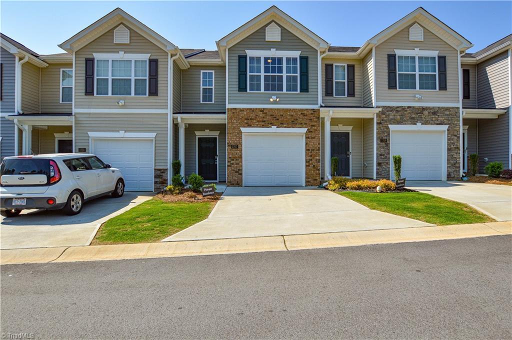 Property Photo: 3707 Nathans Way NC 27405