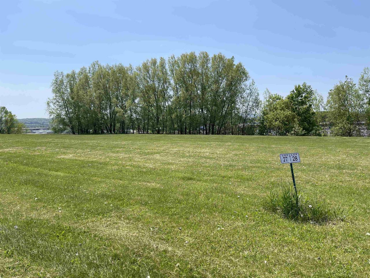 Property Photo:  323 Eastridge Circle  WI 53959 