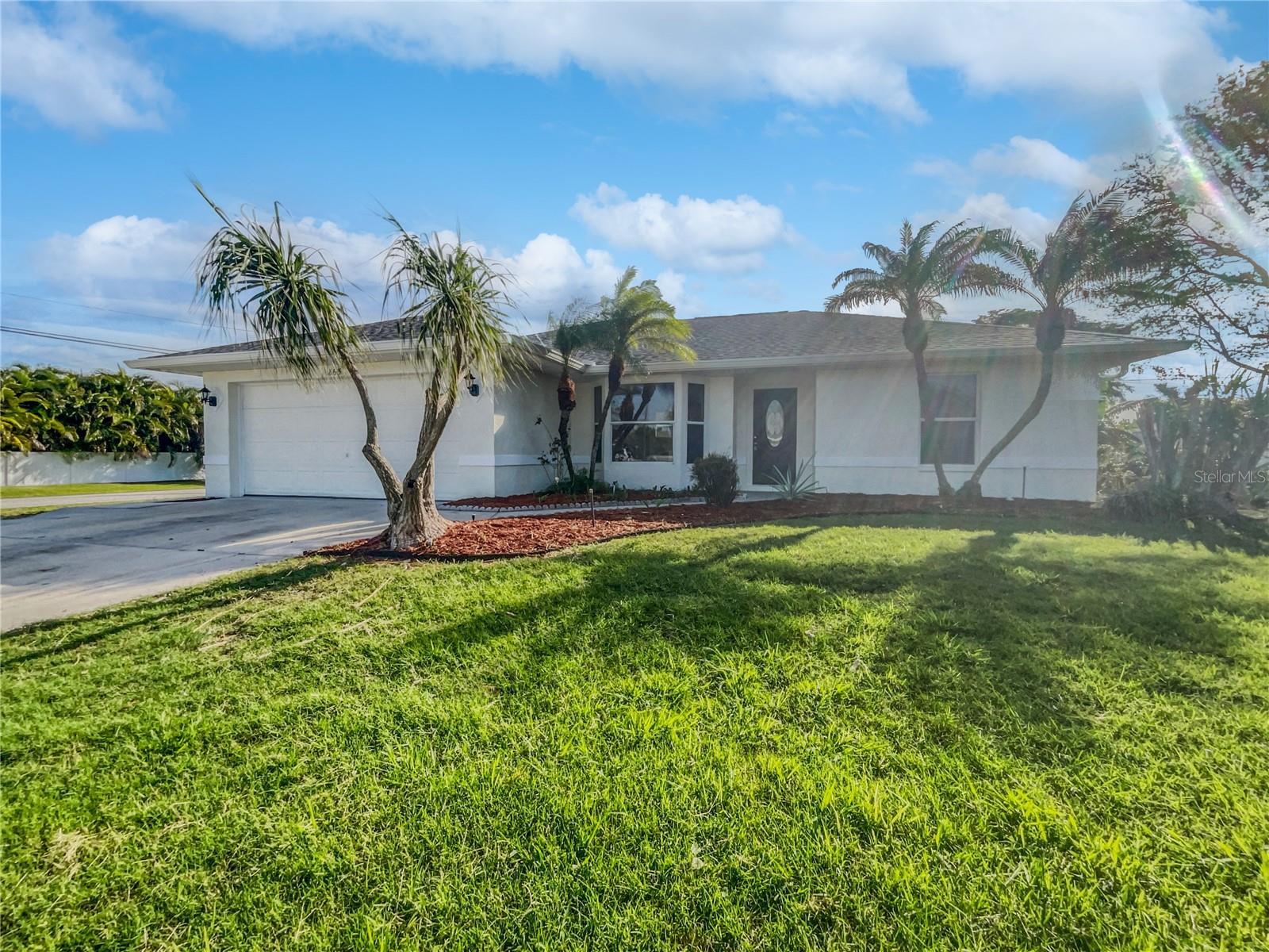 Property Photo: 865 Everest Road FL 34293