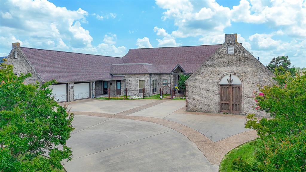 Property Photo: 1504 Cumberland Drive TX 75110
