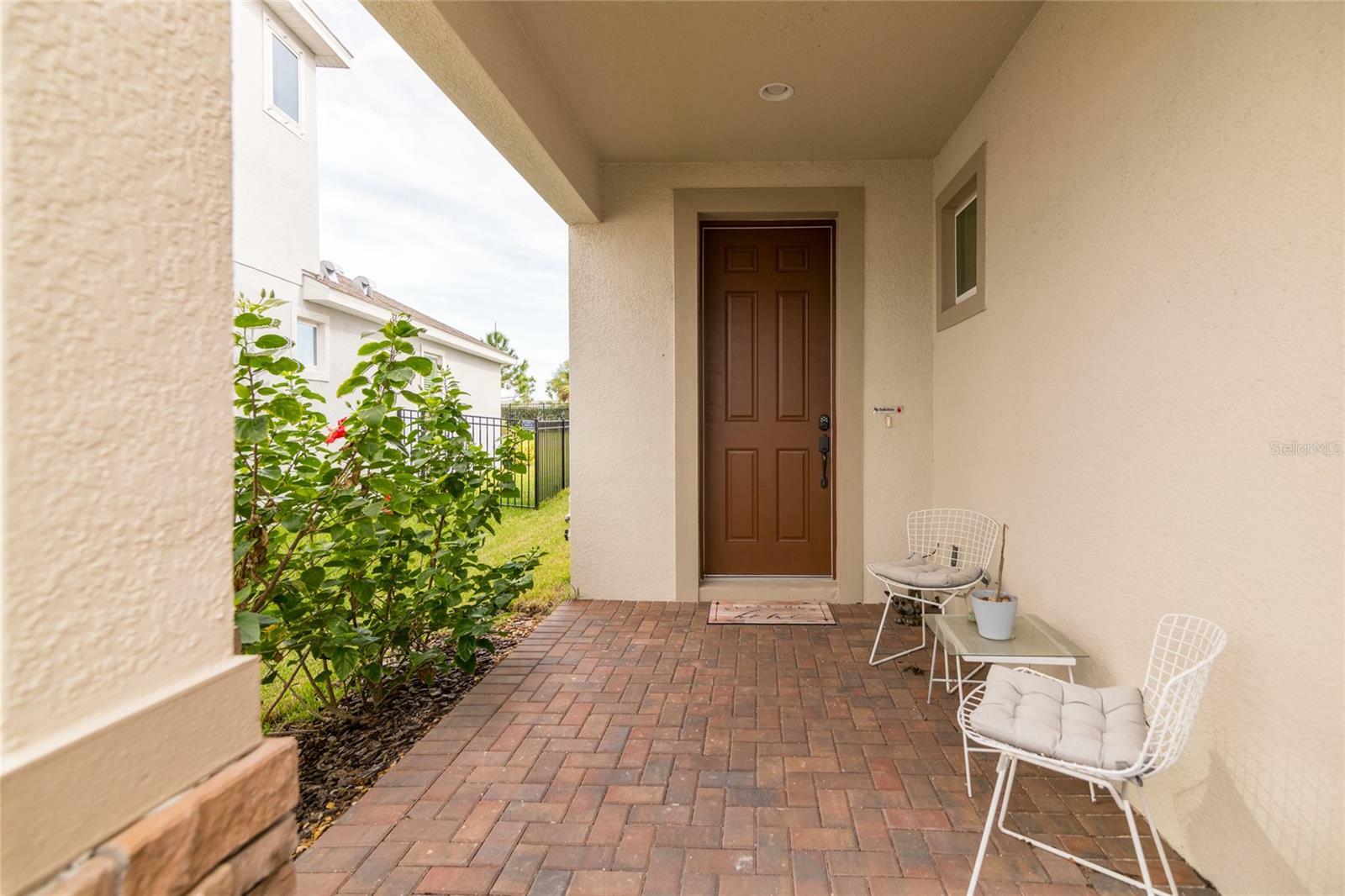 Property Photo:  5653 Del Coronado Drive  FL 33572 