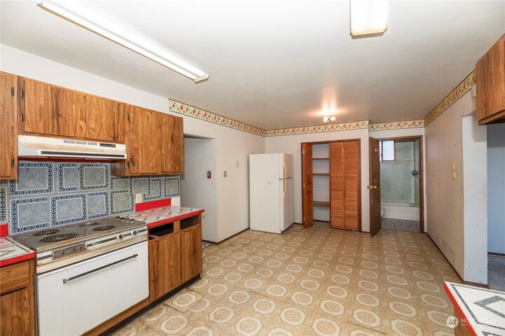 Property Photo: 1409 4th Street WA 98337