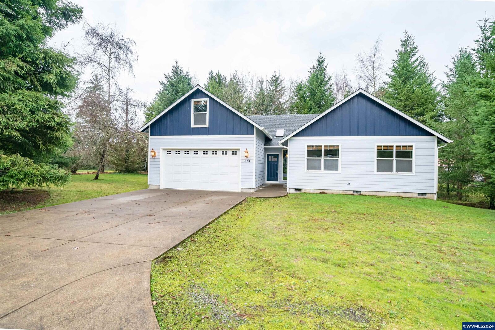 Property Photo: 513 Juniper St OR 97358