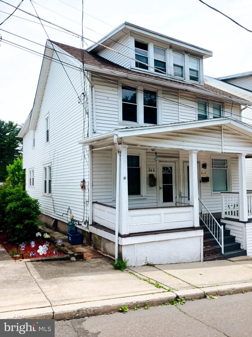 Property Photo:  565 E Market Street  PA 17901 