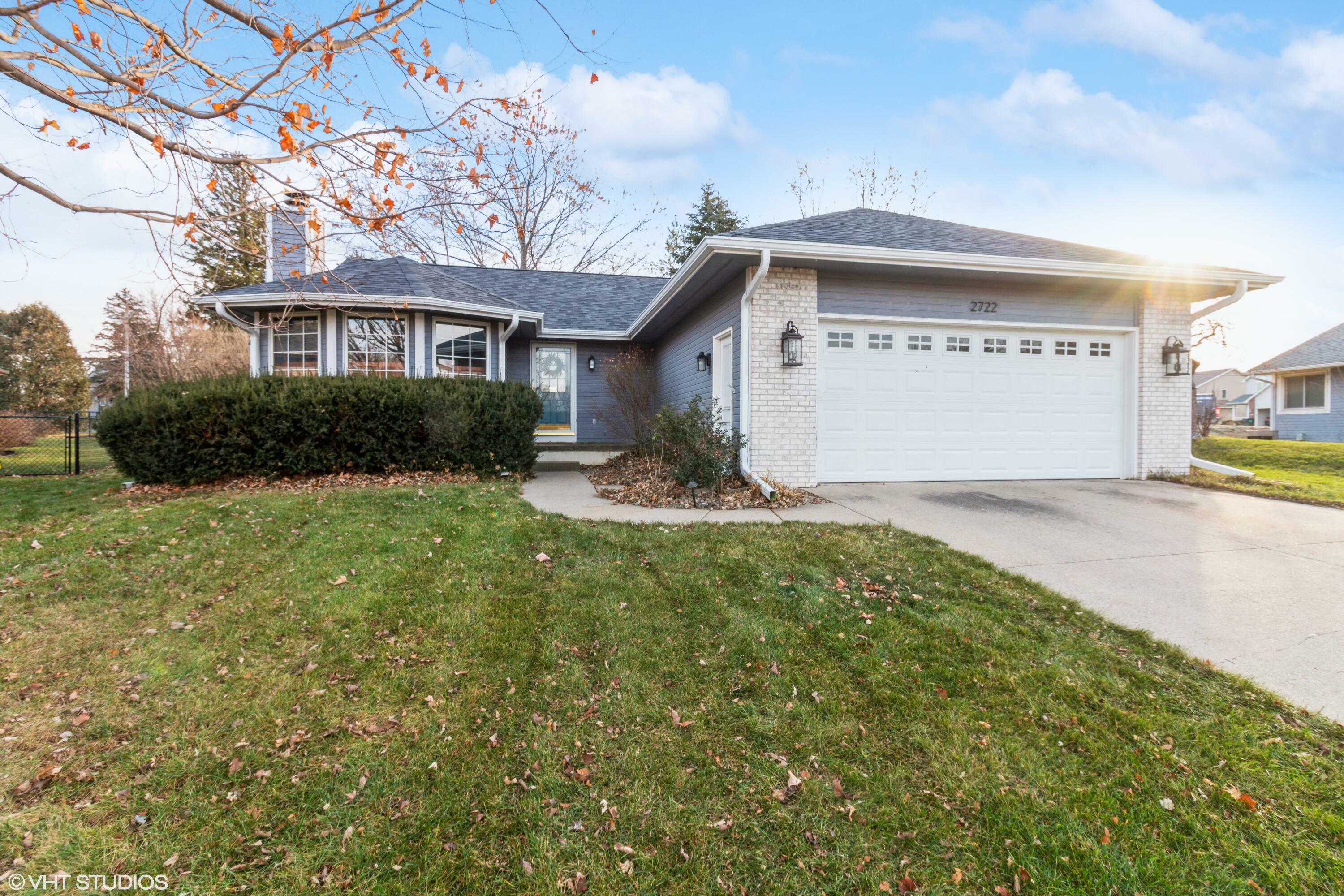 2722 White Oak Circle  Ames IA 50014 photo