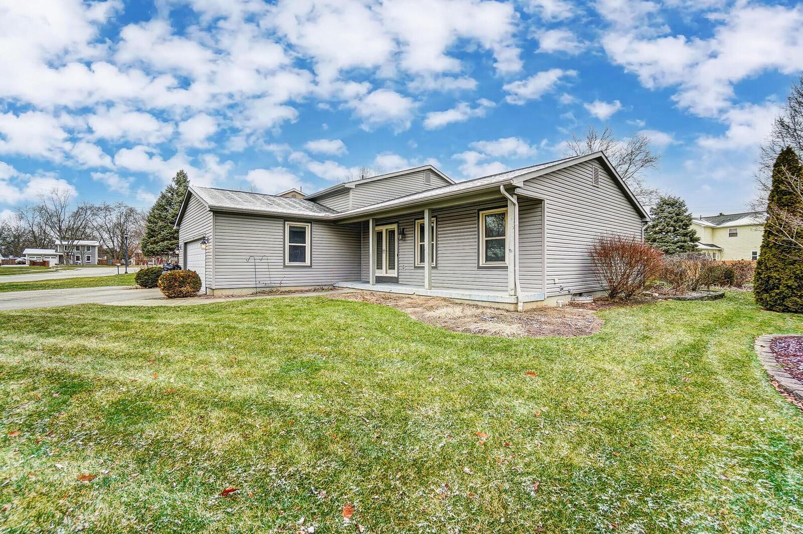 Property Photo: 91 Lawrence Road OH 43081