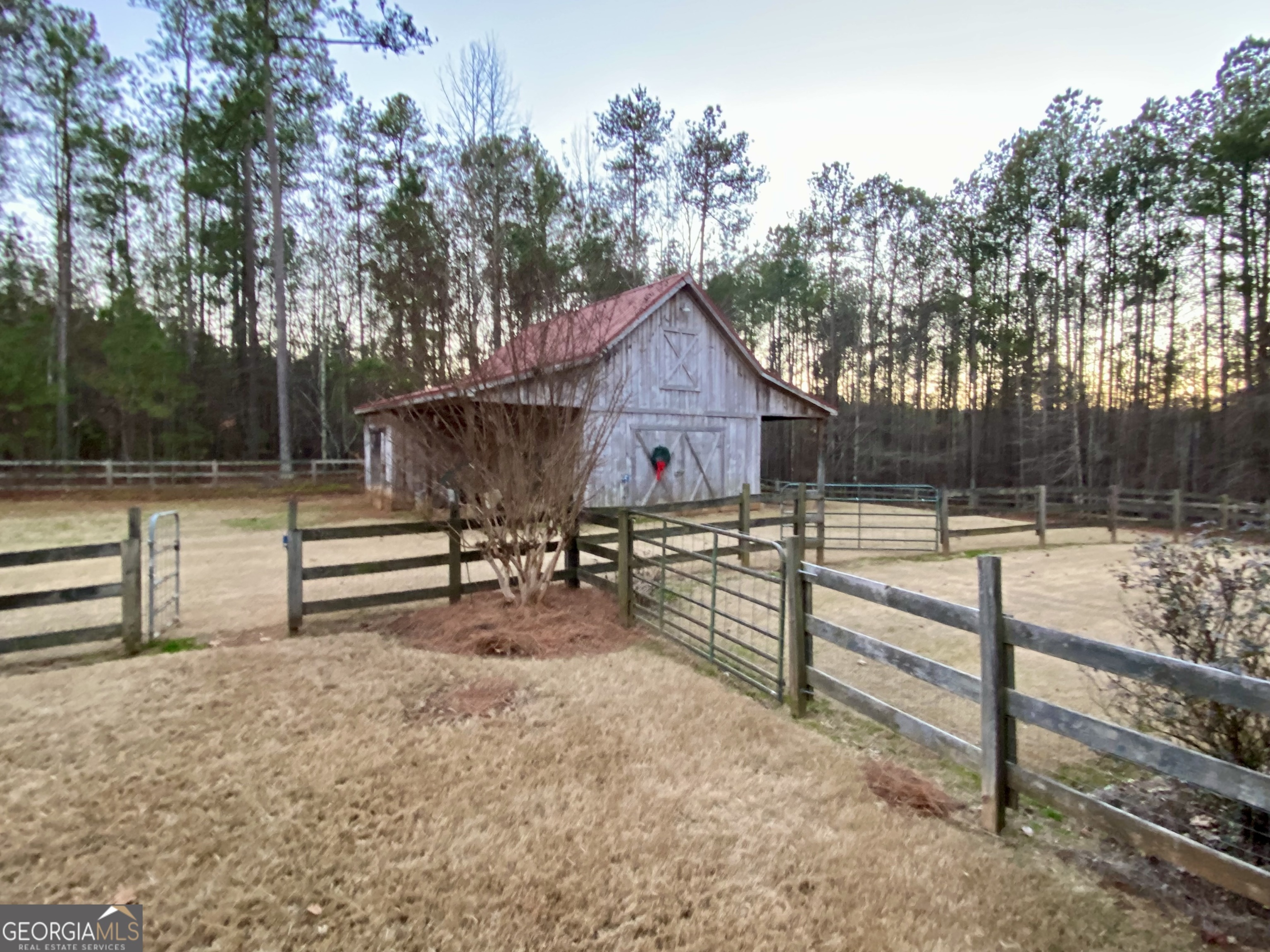 Property Photo: 8911 Daer Water Drive GA 30187