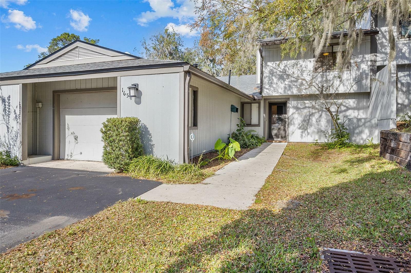 Property Photo:  1654 NW 19th Circle  FL 32605 