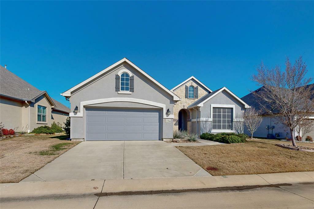 Property Photo: 12504 Marl Way TX 76207