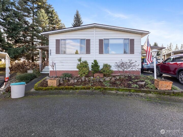 Property Photo: 815 124th Street SW 120 WA 98204