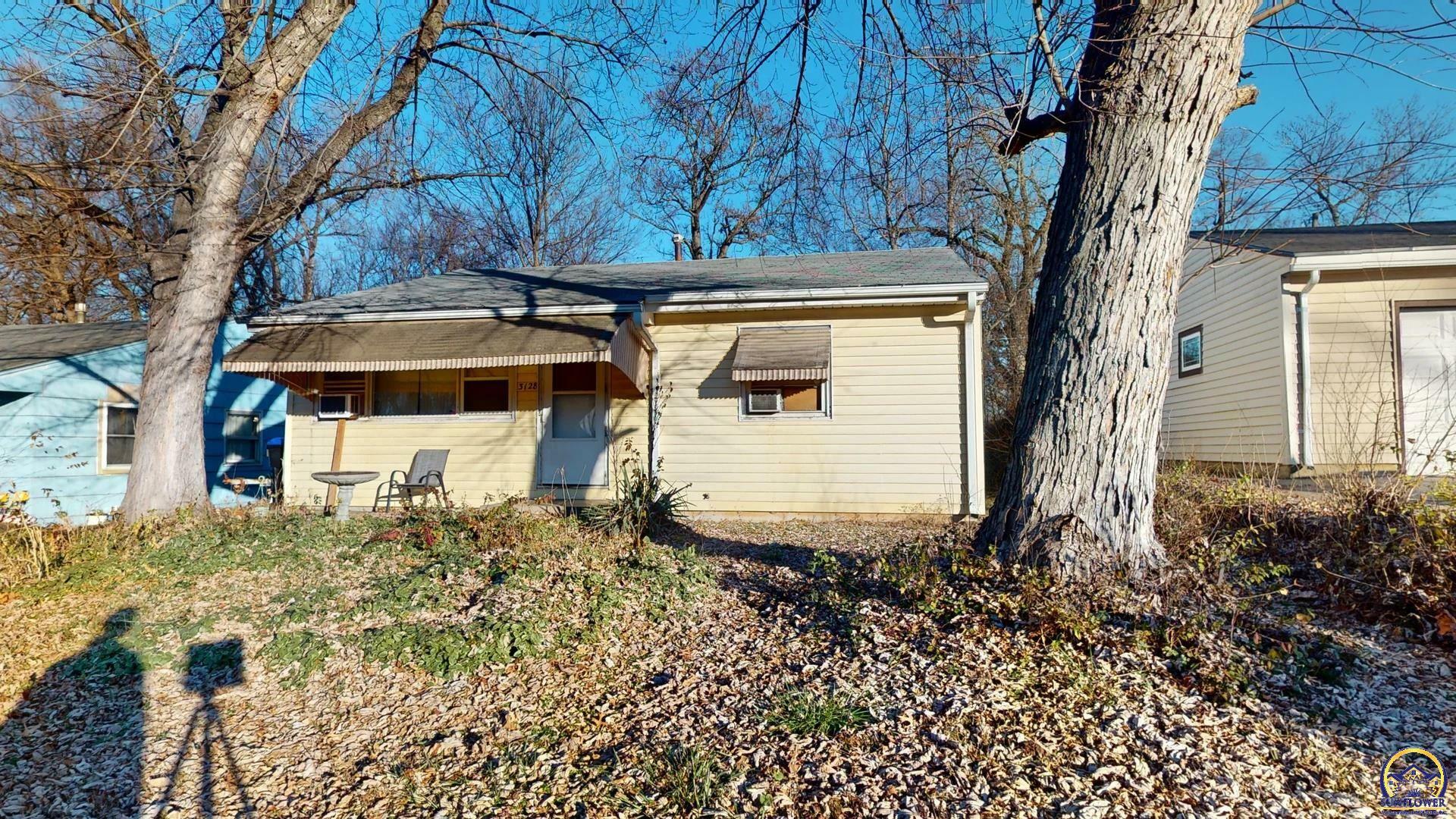 Property Photo:  3128 SE Bryant St  KS 66605 