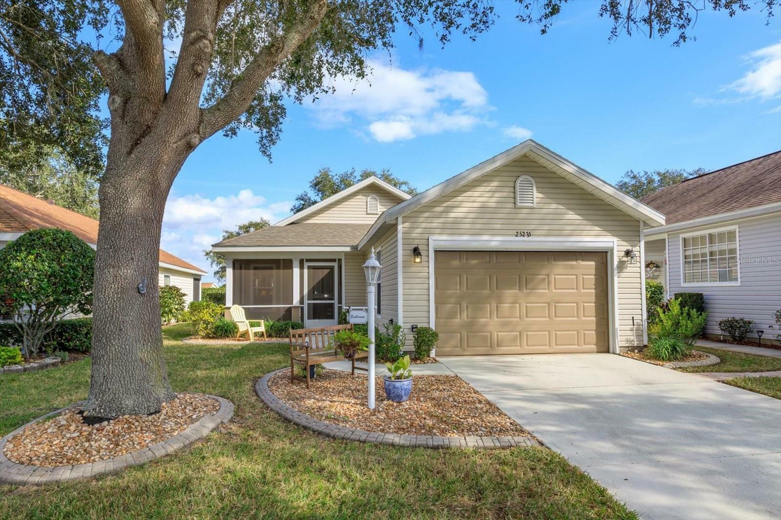 Property Photo:  25235 Cranes Roost Cir  FL 34748 