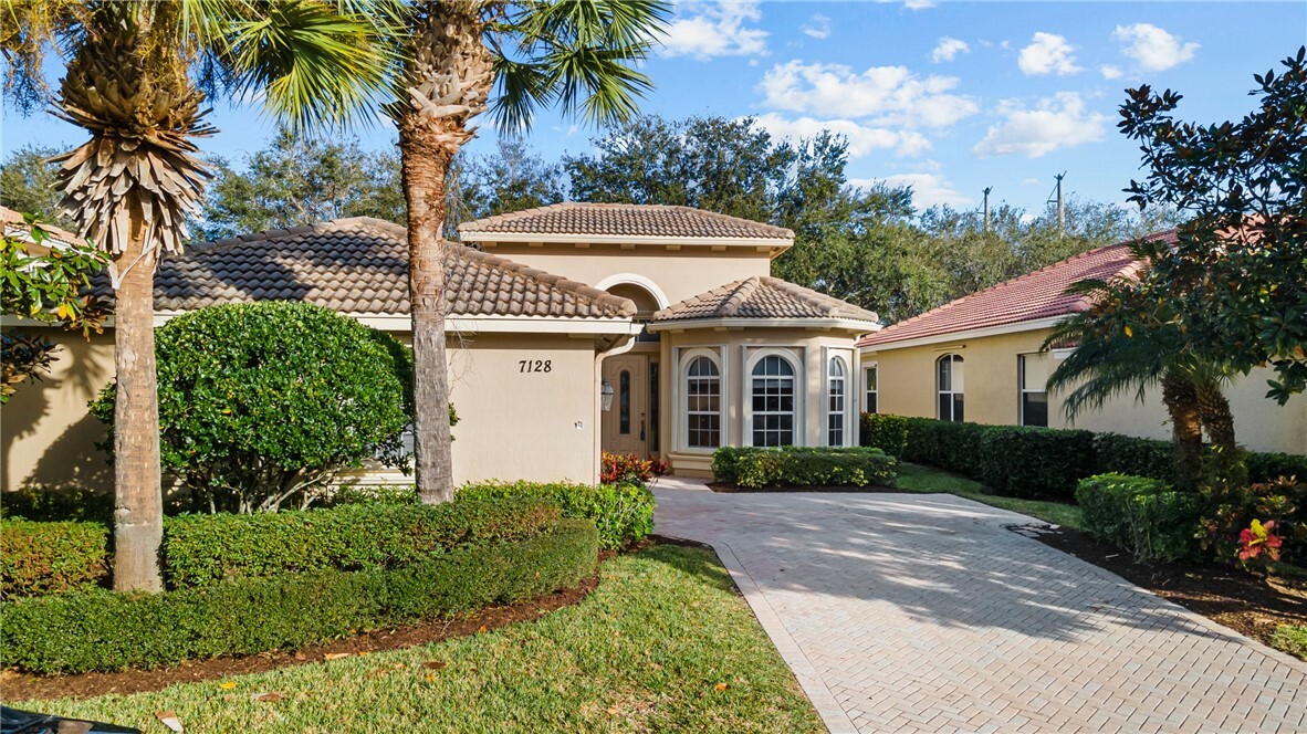 Property Photo:  7128 Maidstone Drive  FL 34986 