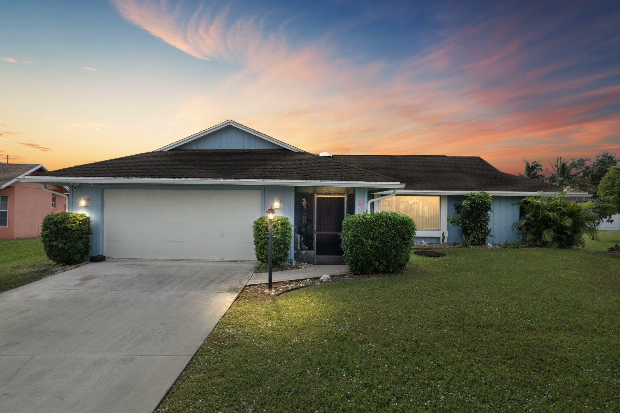 Property Photo:  230 SW Inwood Avenue  FL 34984 