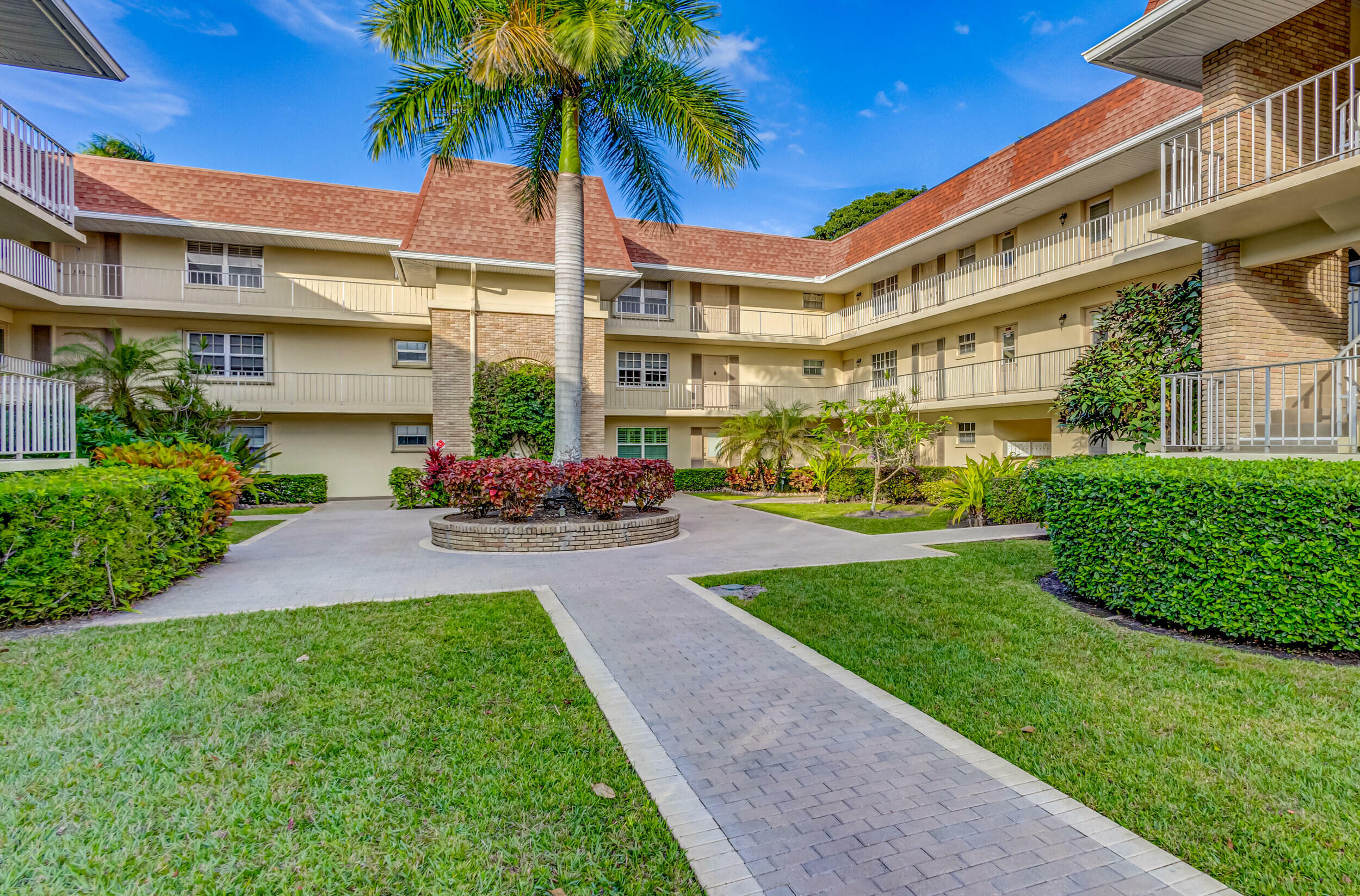 Property Photo: 5580 Tamberlane Circle 237 FL 33418