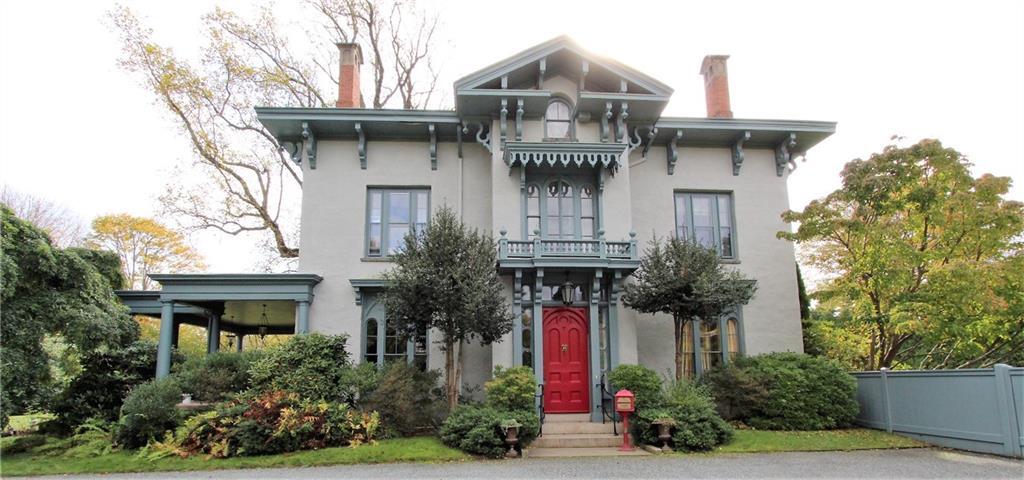 Property Photo: 443 Bellevue Av RI 02840