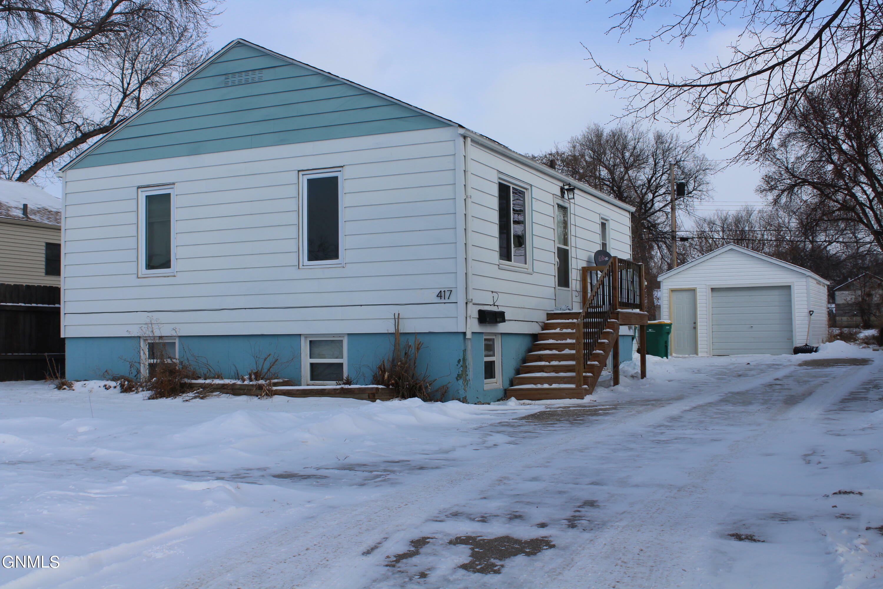 Property Photo:  417 18th Street  ND 58501 