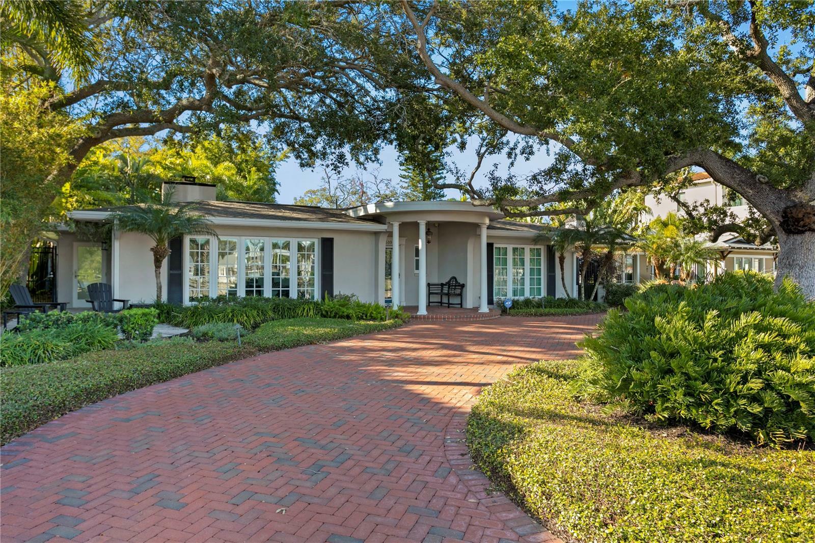 Property Photo:  2610 Coffee Pot Boulevard NE  FL 33704 